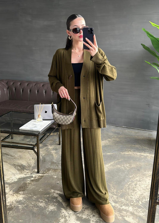 Ahşap Düğmeli Hırkalı Takım HAKİ